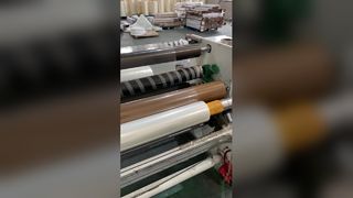 कोल्ड लेमिनेशन फिल्म प्रिंट की सुरक्षा और उसे बढ़ाती है