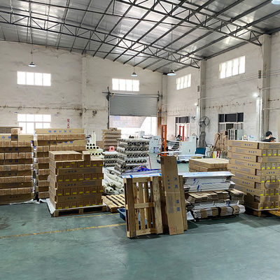 अच्छी कीमत मैट और ग्लॉसी लैमिनेशन फिल्म चीन फैक्ट्री OEM कस्टम पीवीसी ऑनलाइन