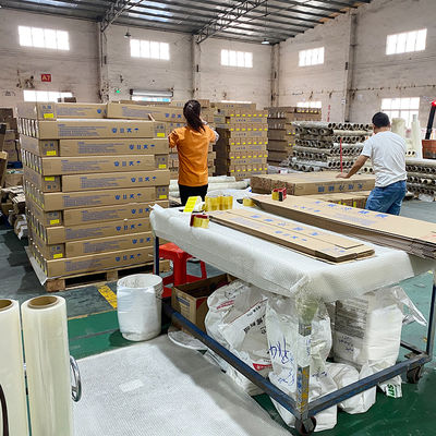 अच्छी कीमत उच्च गुणवत्ता वाली बहु विनिर्देश मैट कोल्ड लैमिनेट फिल्म फैक्टरी अनुकूलित ऑनलाइन