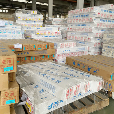 अच्छी कीमत बोटलेस कोल्ड लैमिनेशन फिल्म BOPP मैट कोल्ड लैमिनेट फिल्म आसान ऑपरेशन ऑनलाइन