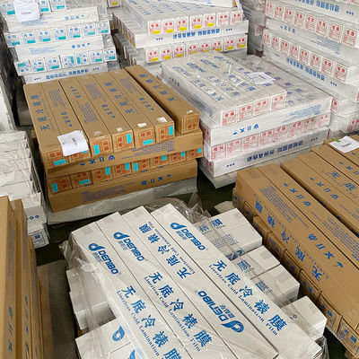 अच्छी कीमत चमकदार पीवीसी कोल्ड लैमिनेटिंग फिल्म कम अपशिष्ट कई विनिर्देश अनुकूलन ऑनलाइन